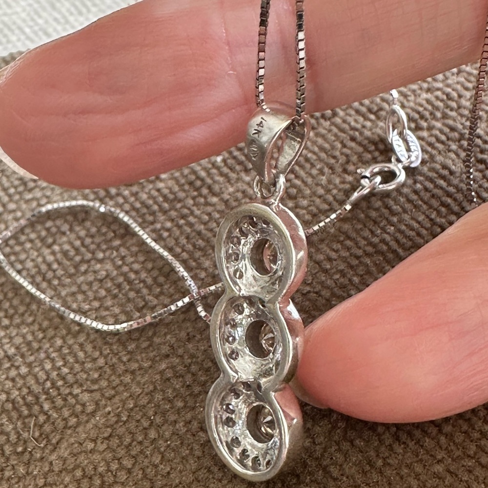 14k Solid Gold & Diamonds Pendant Necklace - Picture 3 of 7
